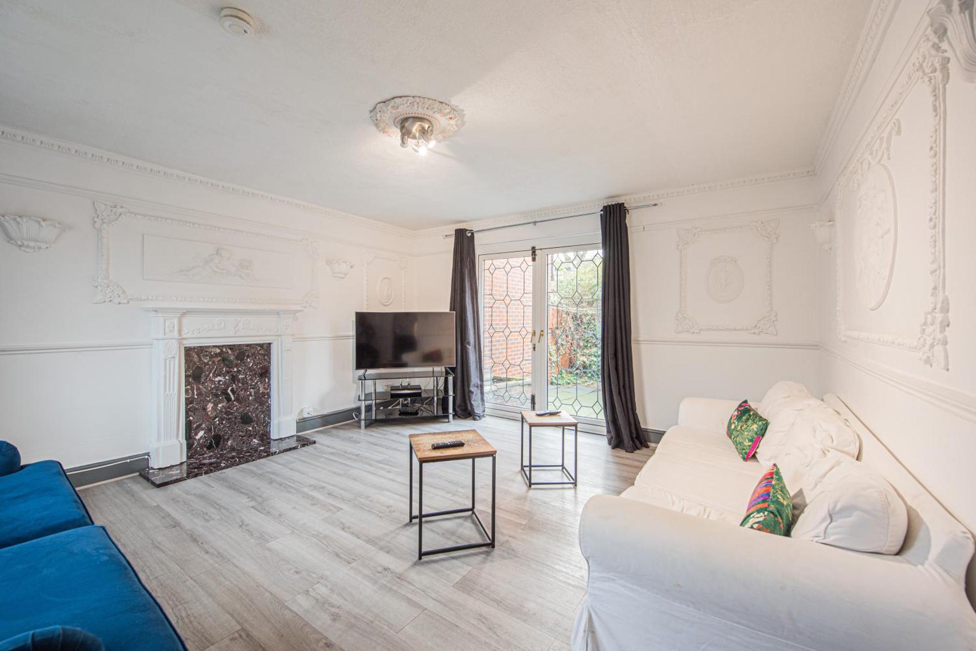 Spacious 4-bed With Garden & Free Parking * London
