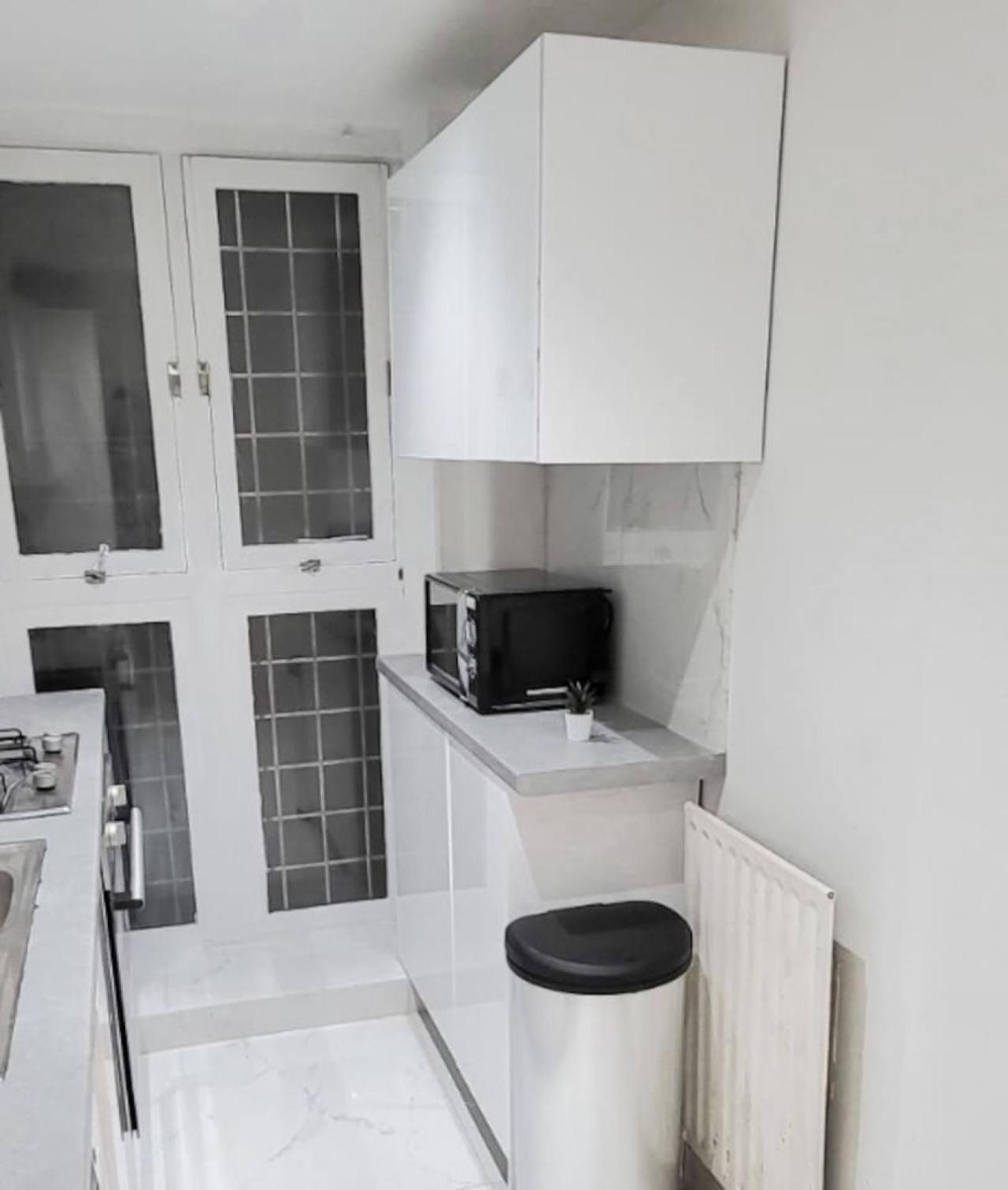 Spacious 2-bedroom In Canary Wharf * Londen