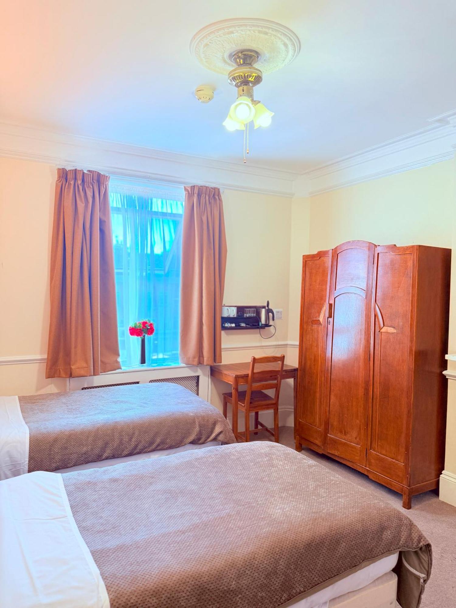 Europa House Hotel, Paddington 2* London