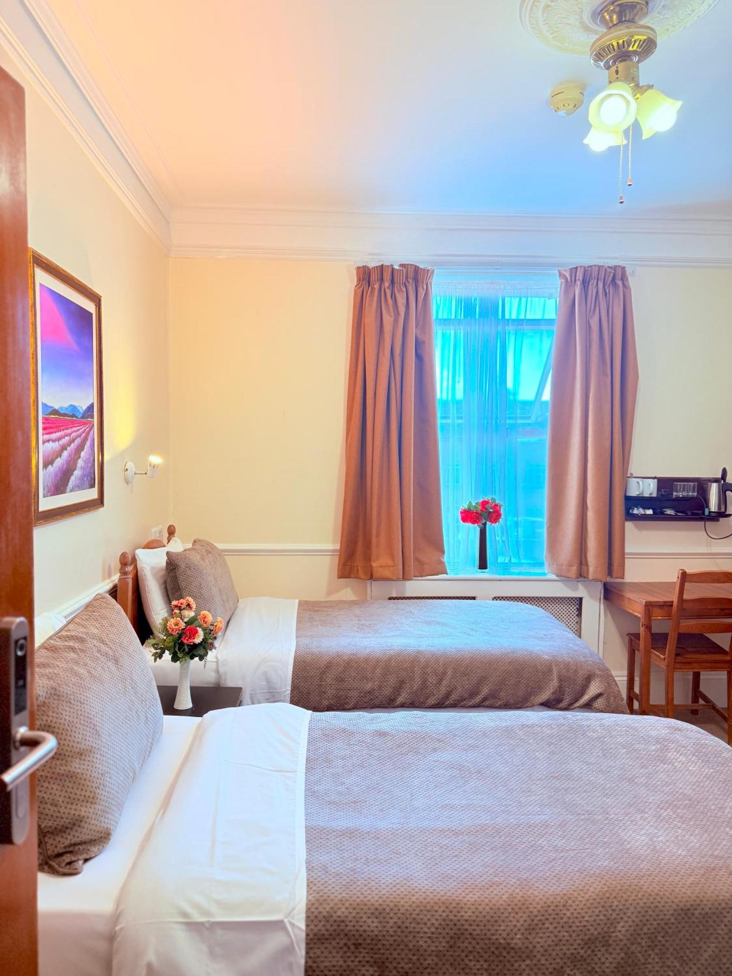 Europa House Hotel, Paddington Guest house London