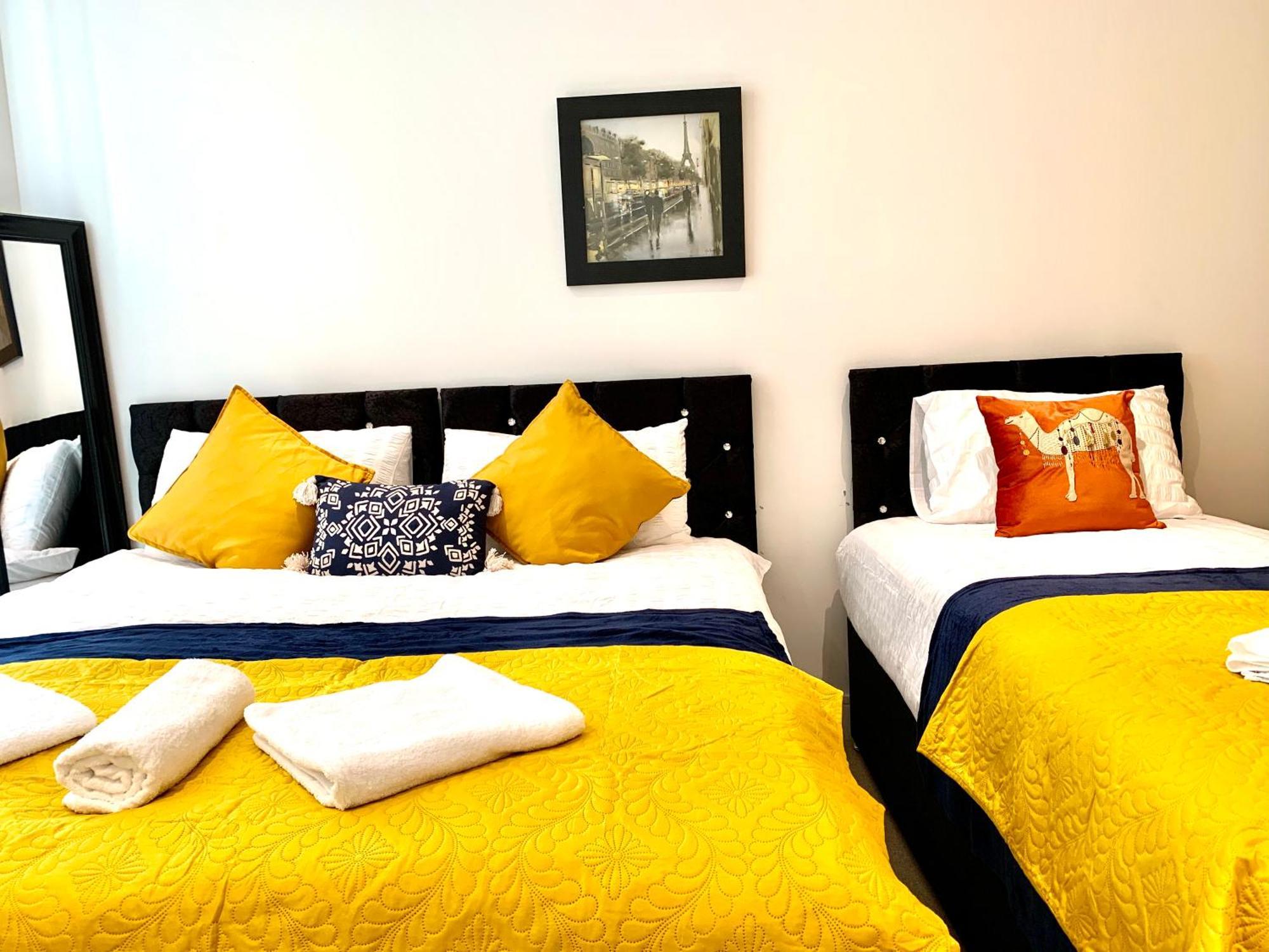 Modern Excel 2 Bedrooms 2 Bathrooms, Parking, Kitchen, Lounge, Balcony Apartment
