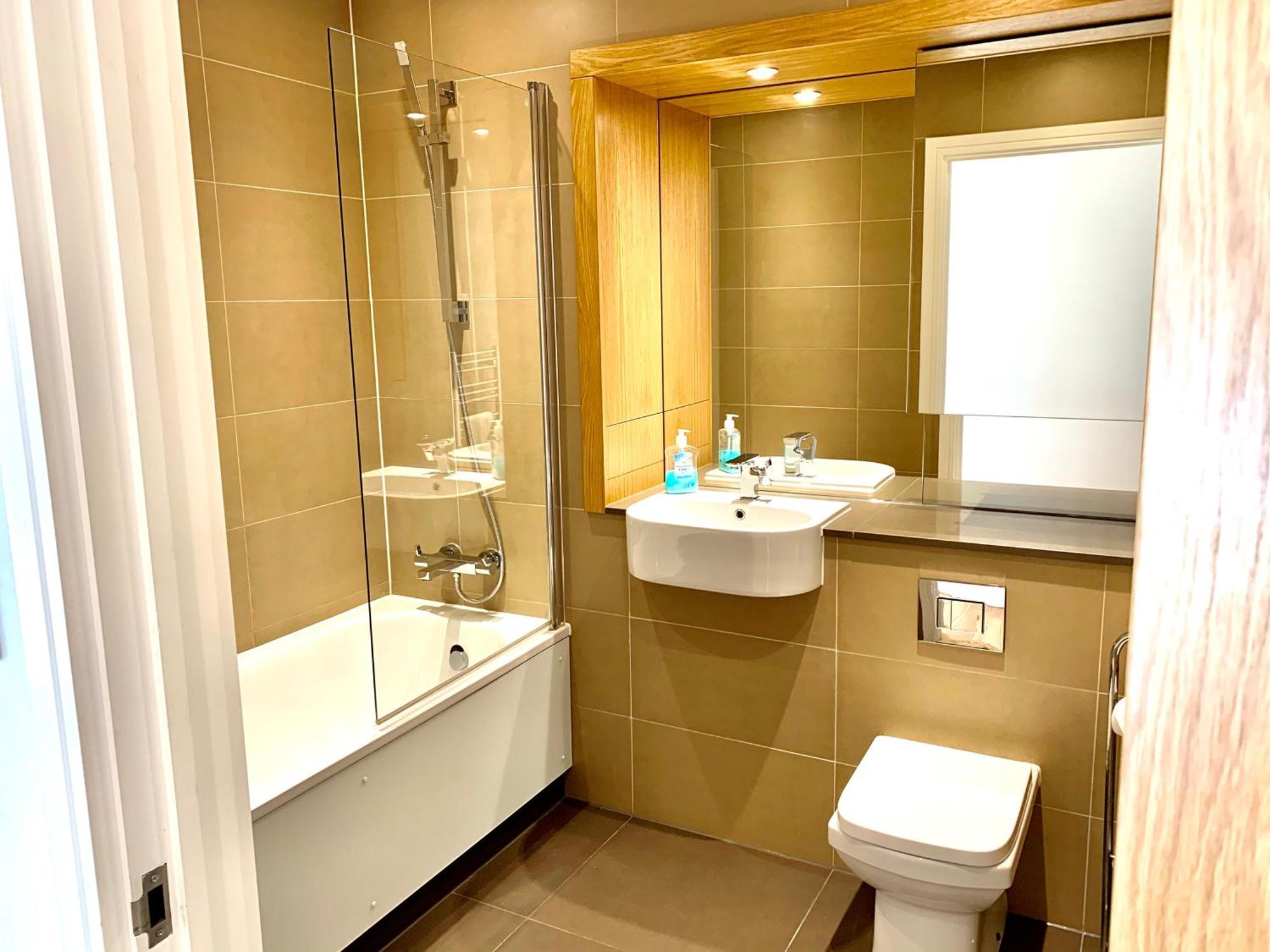 Modern Excel 2 Bedrooms 2 Bathrooms, Parking, Kitchen, Lounge, Balcony *