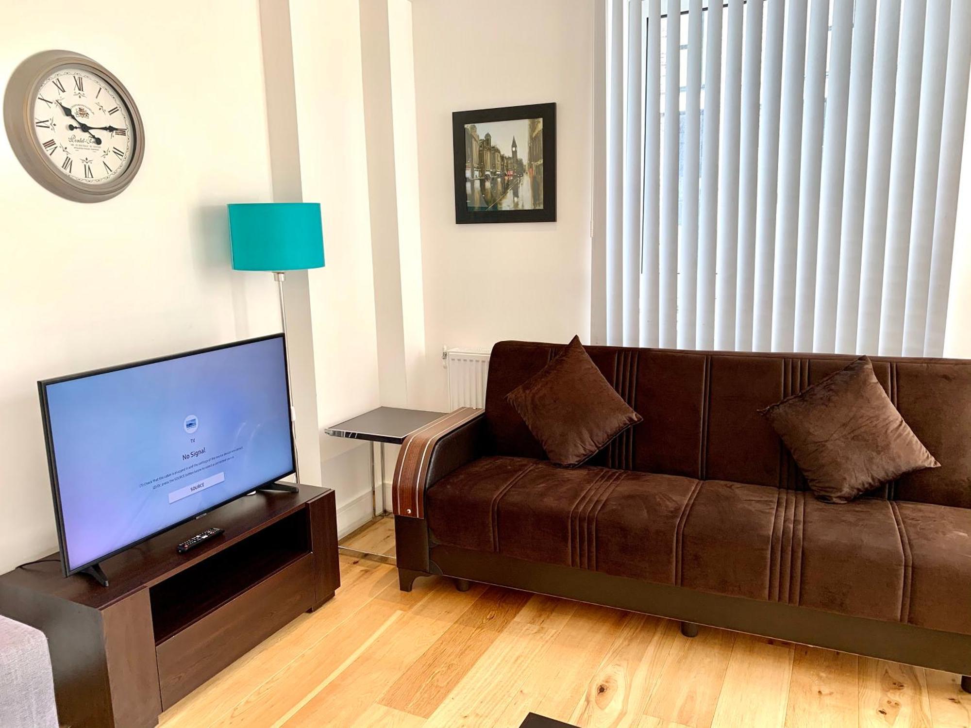 Modern Excel 2 Bedrooms 2 Bathrooms, Parking, Kitchen, Lounge, Balcony Apartment London
