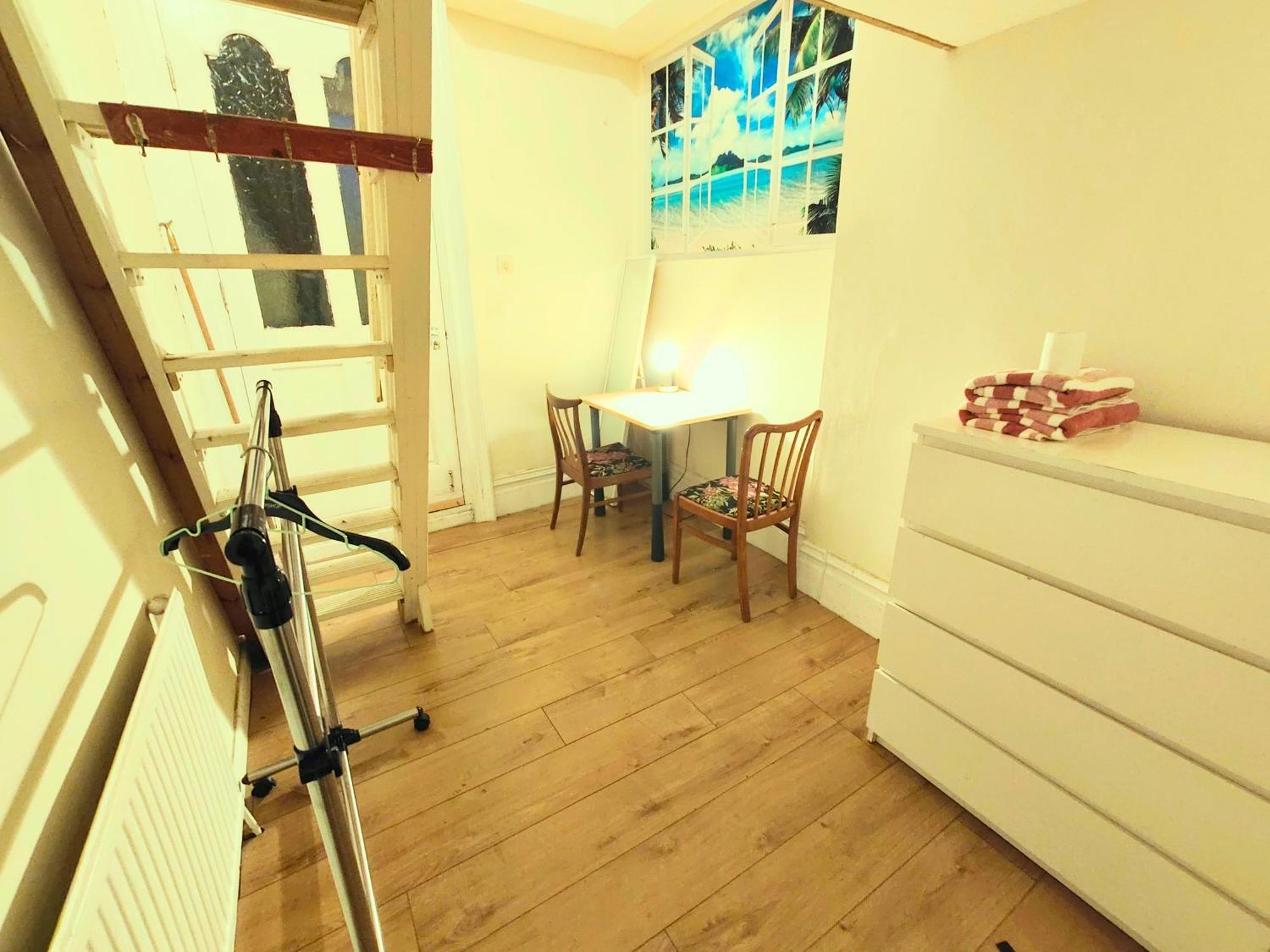 Gasthof R1 Mezzanine Double Bed Balcony London