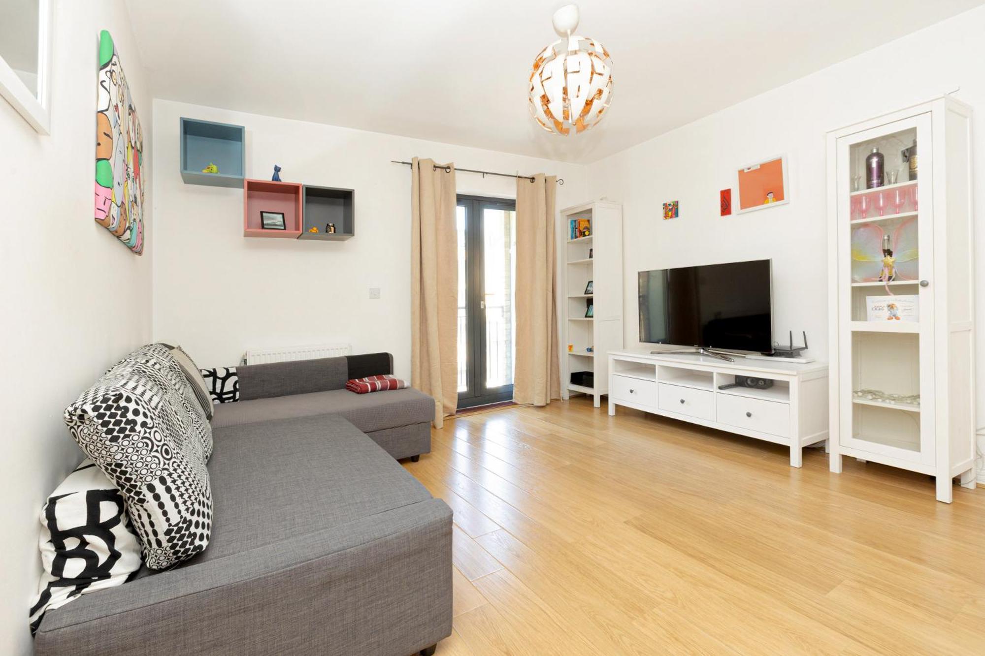 Appartement Charming 2br Flat Near Canary Wharf With Balcony Londen