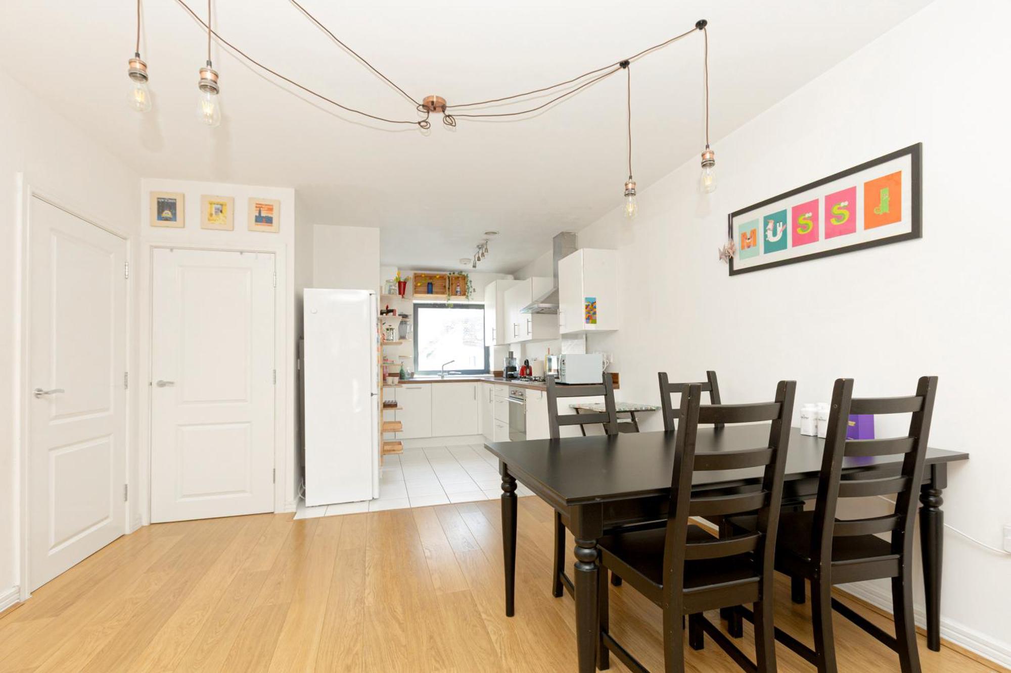 Charming 2br Flat Near Canary Wharf With Balcony Appartement Londen