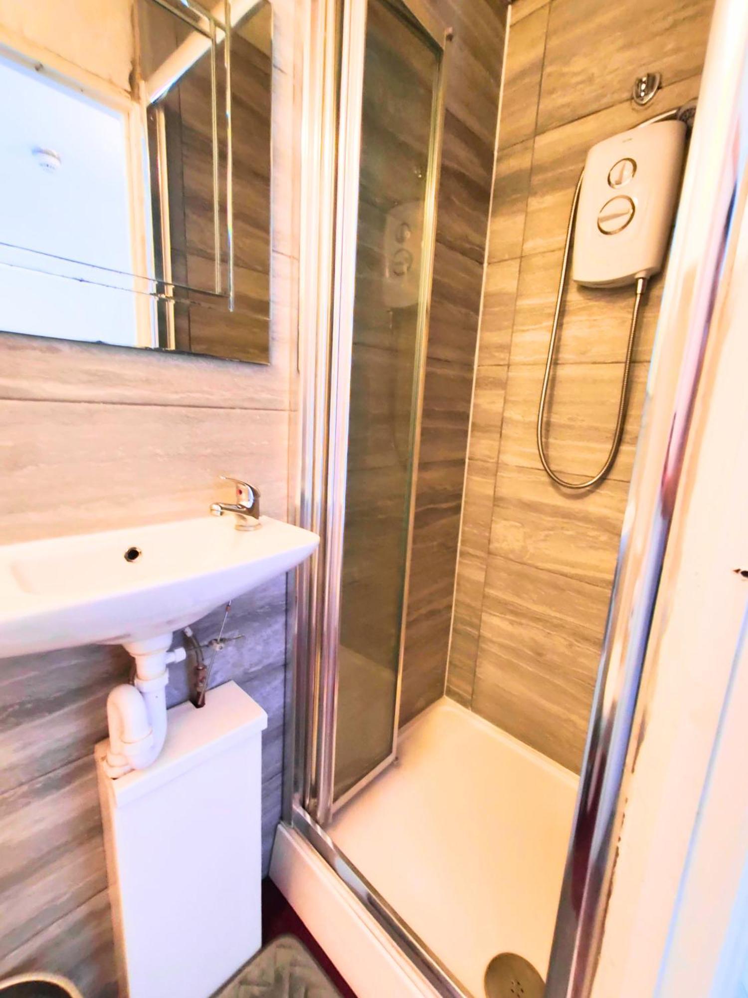 R15 Deluxe Ensuite, Kitchenette London