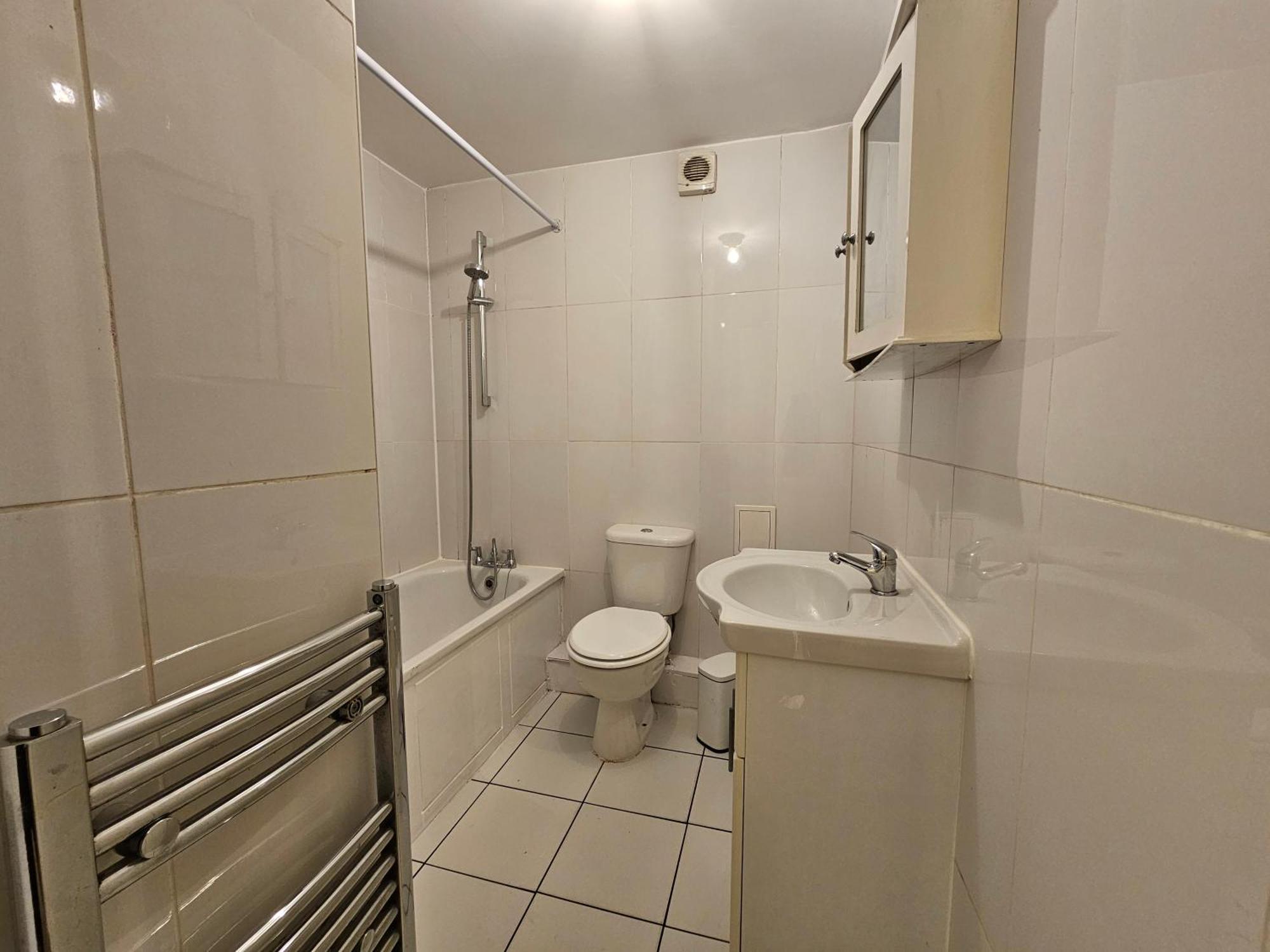E1 Luxury London