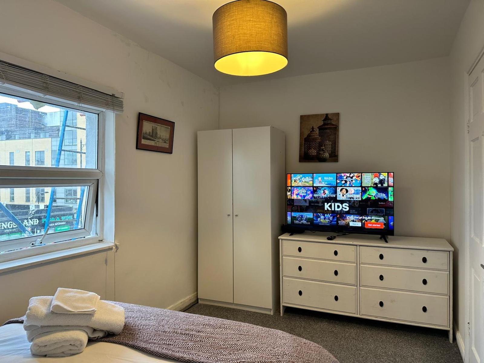 Apartment 1 Bedroom Flat By Haggerston Station London