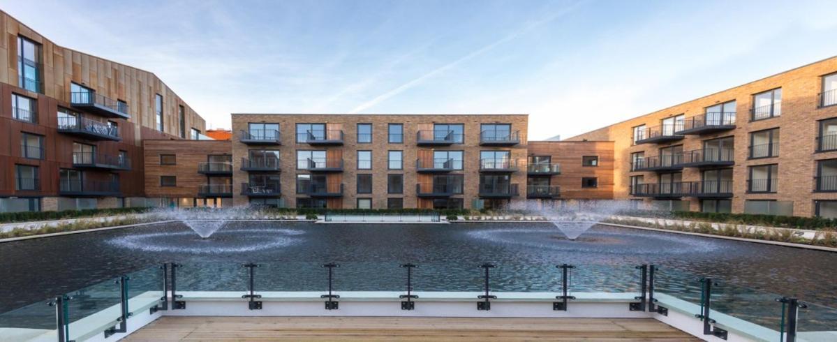 Apartment Chic 2-bedroom In Canada Water, - Stylish Retreat Near The River Thames London