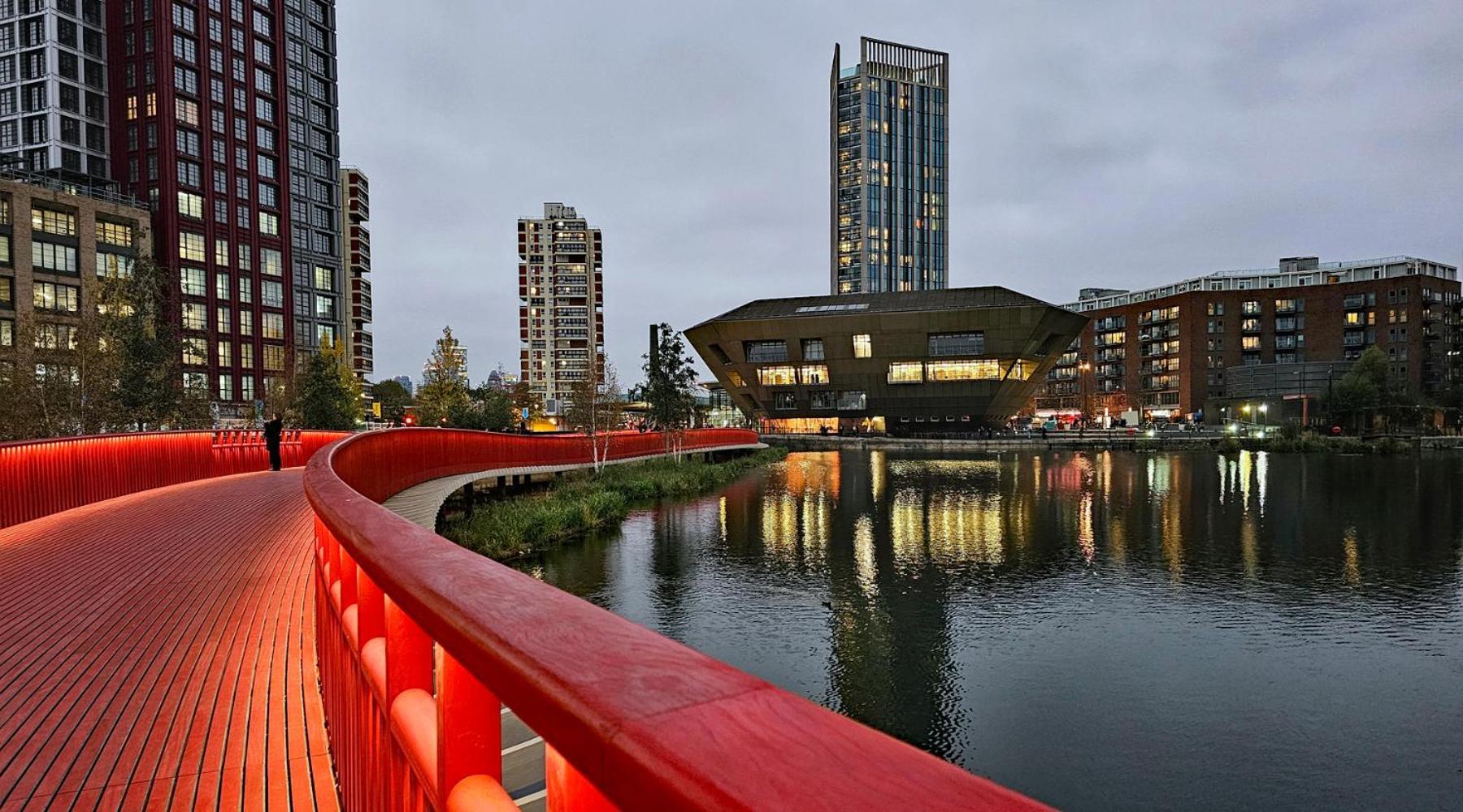 Chic 2-bedroom In Canada Water, - Stylish Retreat Near The River Thames Apartment London