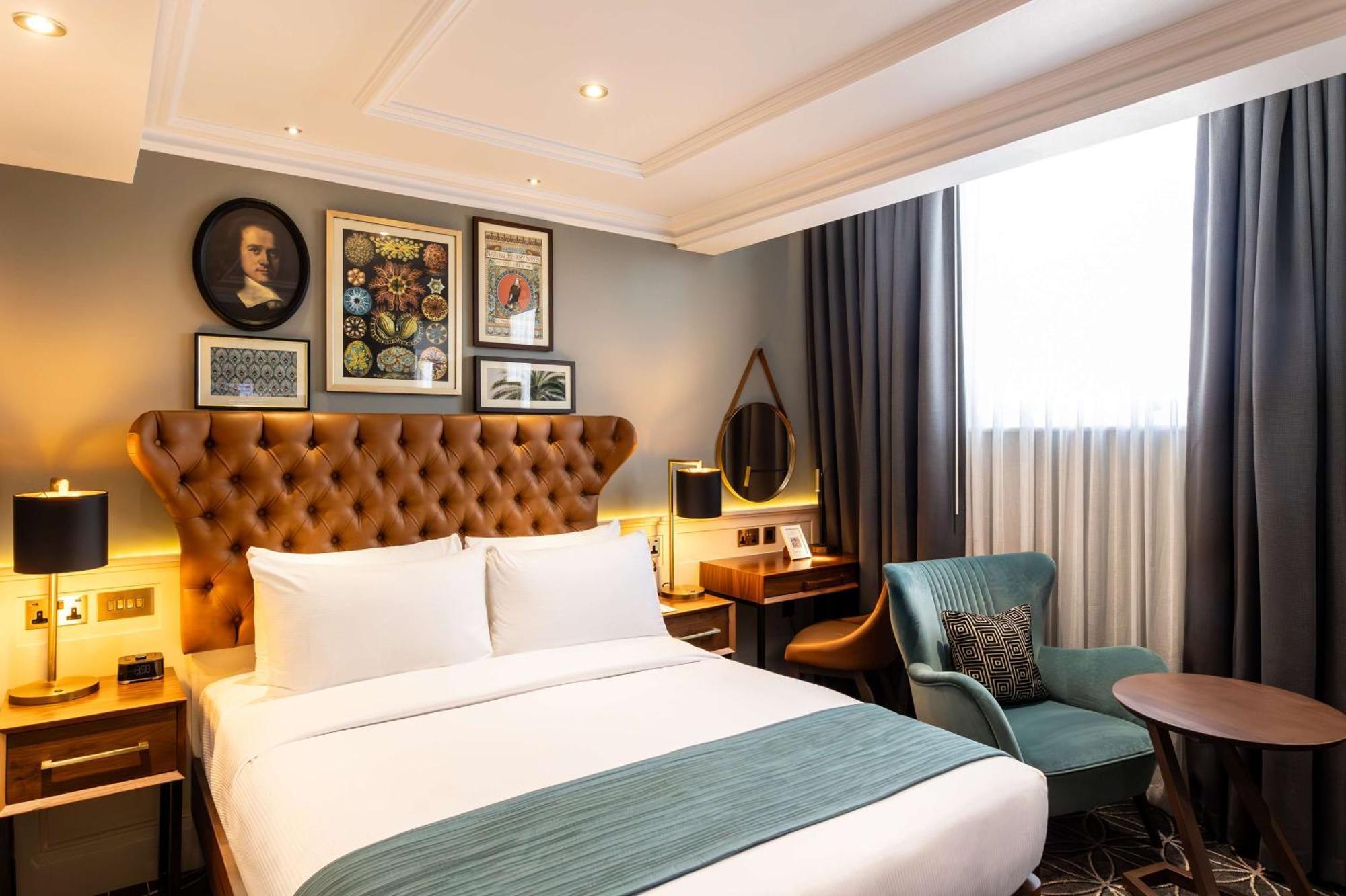 100 Queen's Gate London, Curio Collection By Hilton