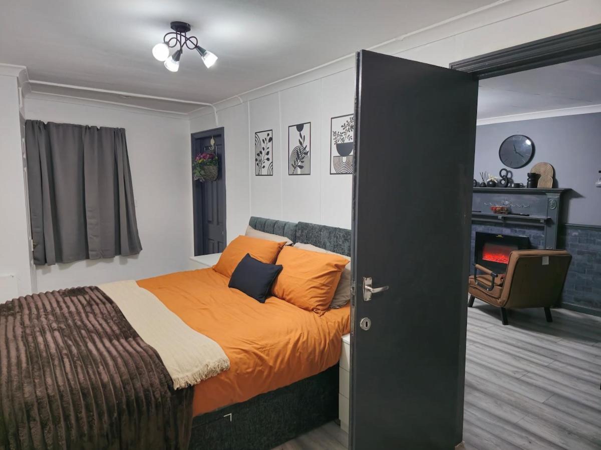 Cozy Flat With Private Entrance Apartment