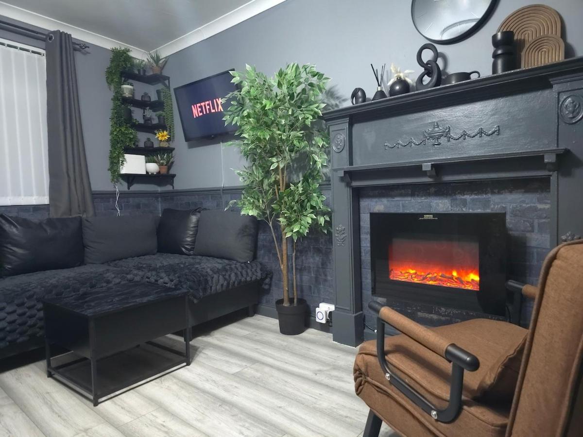 Cozy Flat With Private Entrance Apartment
