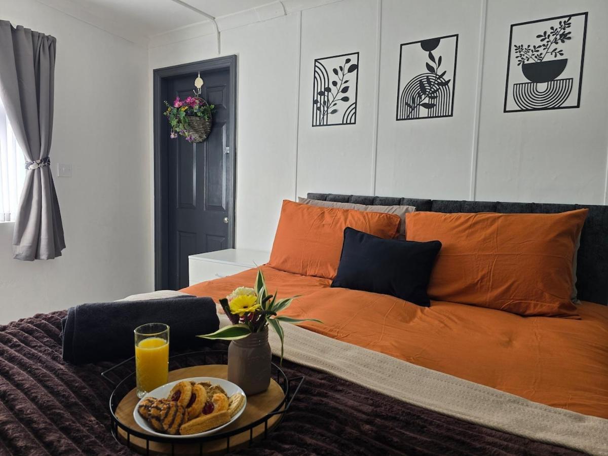 Cozy Flat With Private Entrance *
