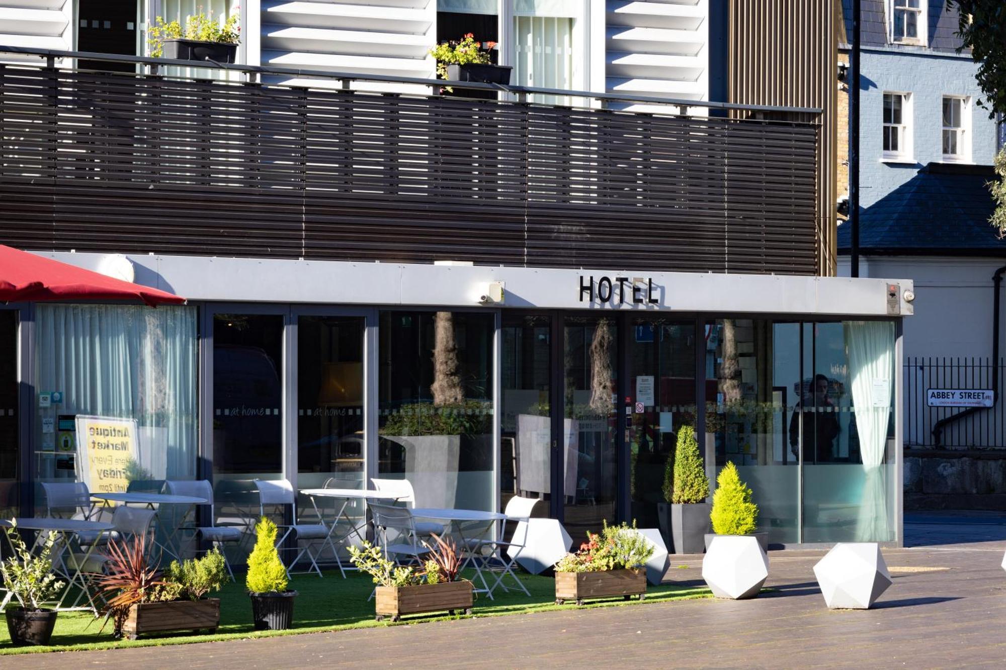 Bermondsey Square - A Bespoke 4* London