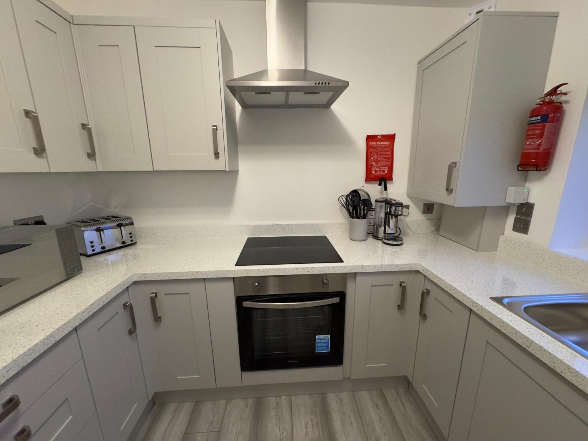 Lägenhet Stylish 2br, Fast Wifi With Balcony London