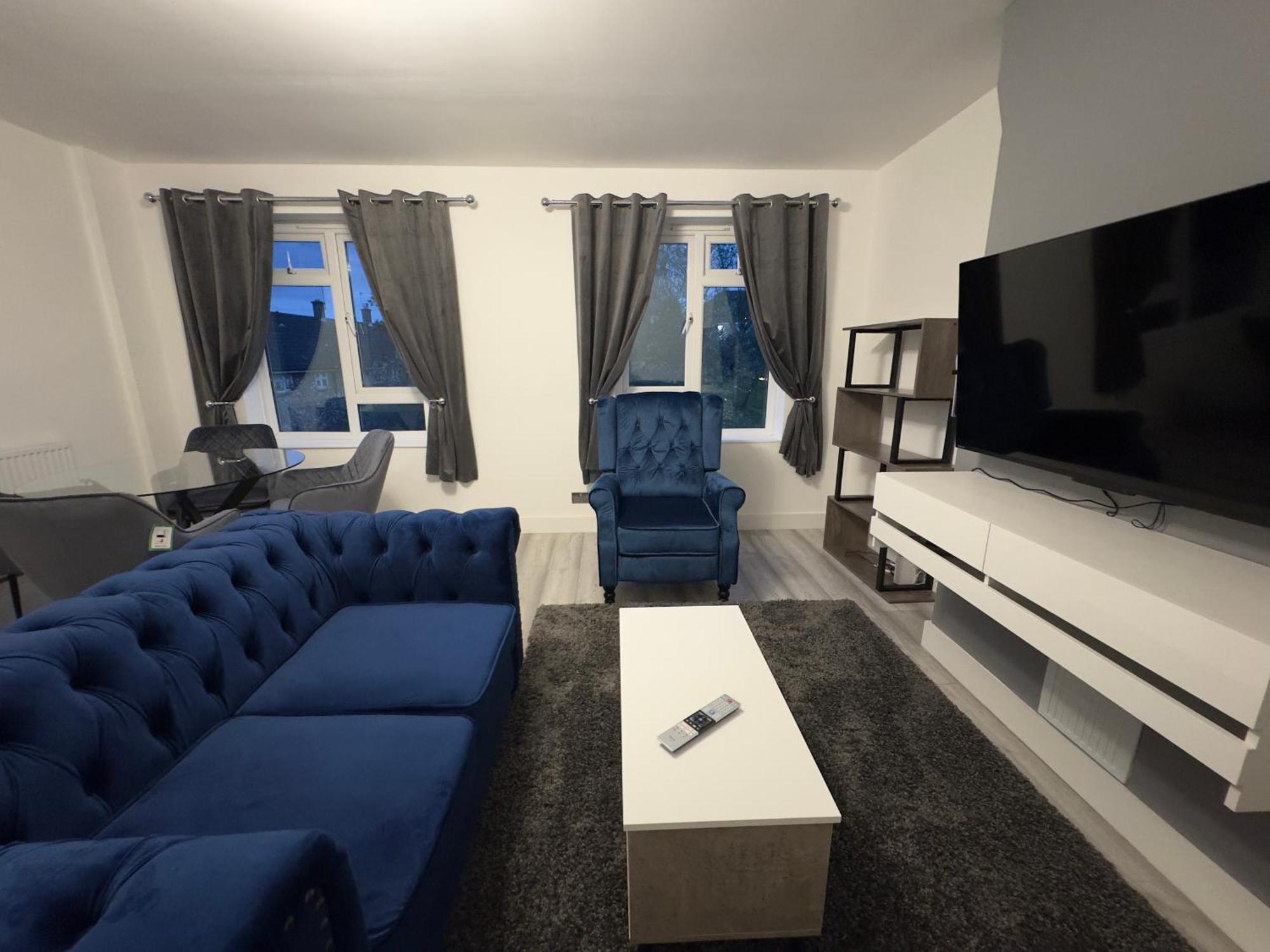 Stylish 2br, Fast Wifi With Balcony Lägenhet *