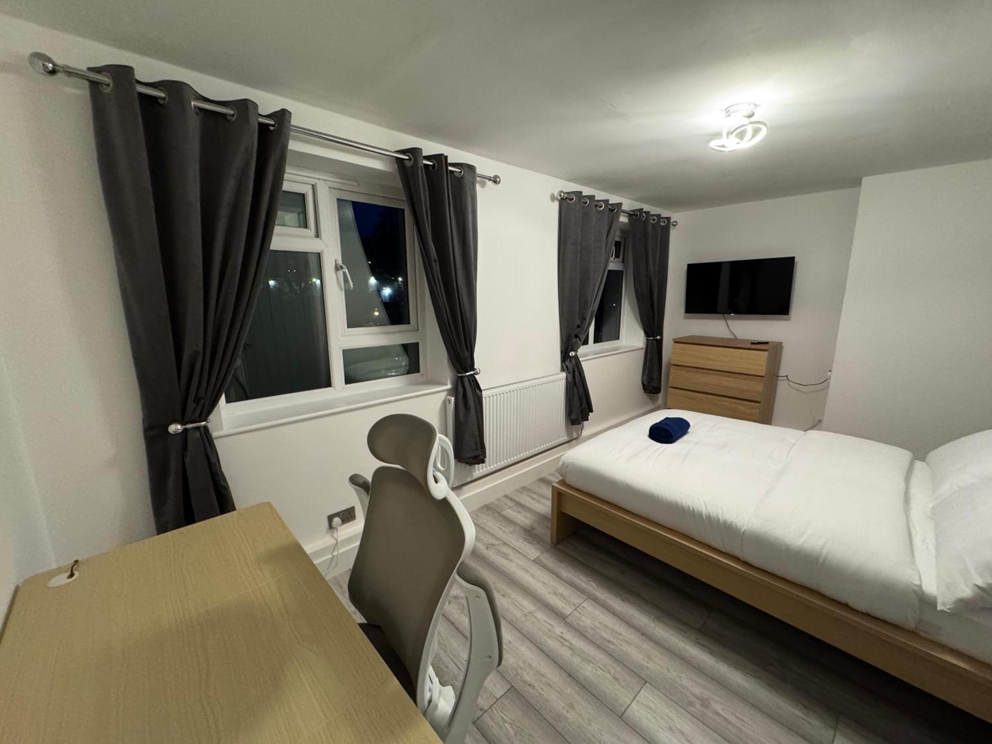 Stylish 2br, Fast Wifi With Balcony London