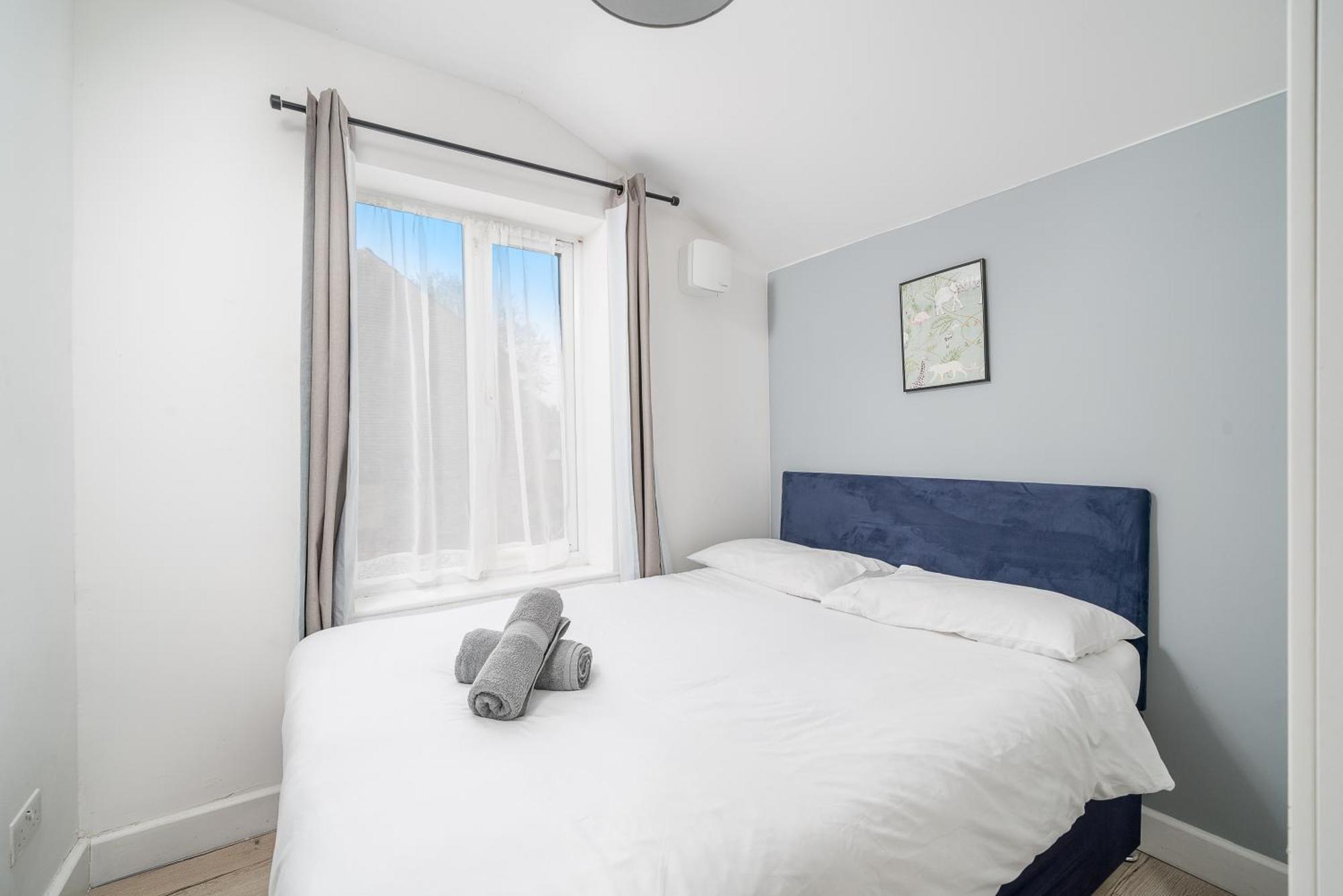 Canning Town 4 Bed Flat Sleeps 7- For Groups, Families And Contractors- With Free Parking Appartement *