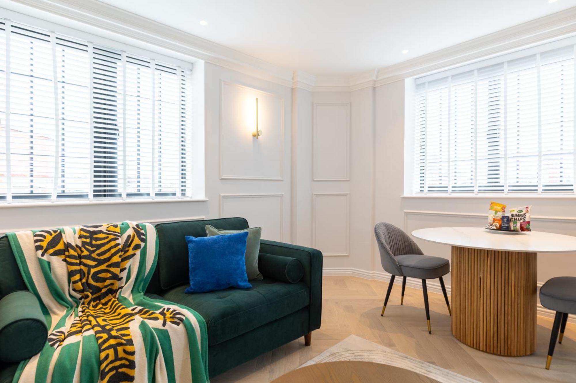 Kula Bridge Apartment London