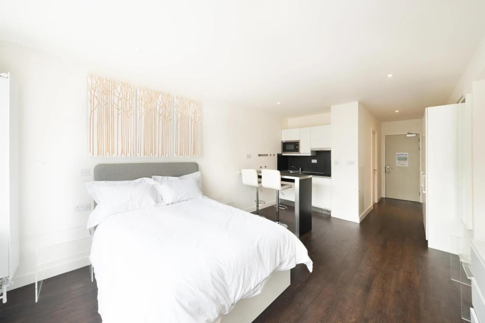 Cosy And At Chapter Aldgate In * Londen