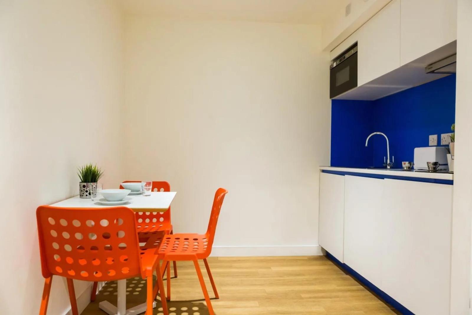 Cosy And At Chapter Aldgate In Appartement *