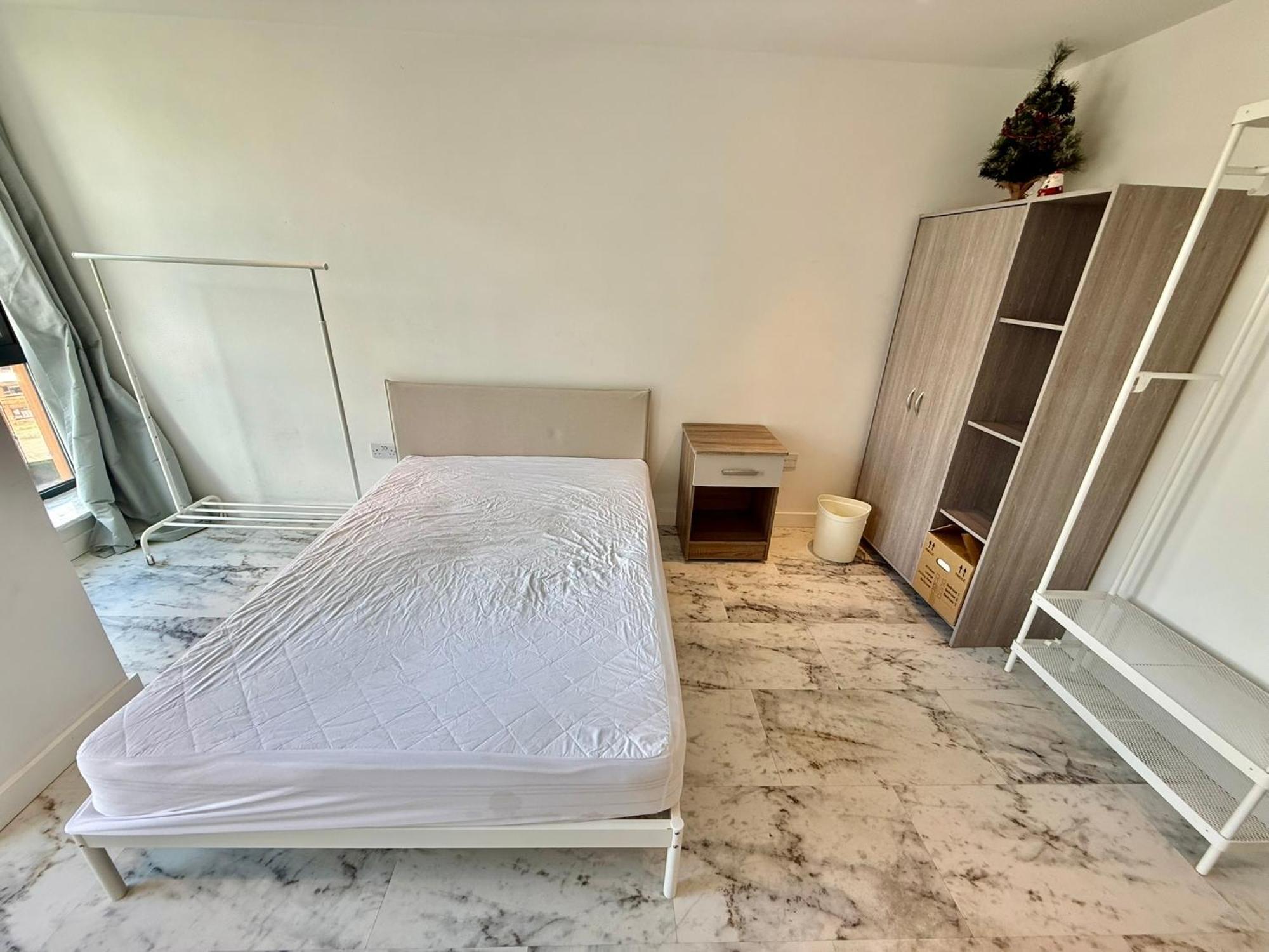 Deluxe Entire With 2x Bedrooms, 2x Bathrooms And A Big Living In The Olympic Park And Westfield At Stratford Aparthotel *