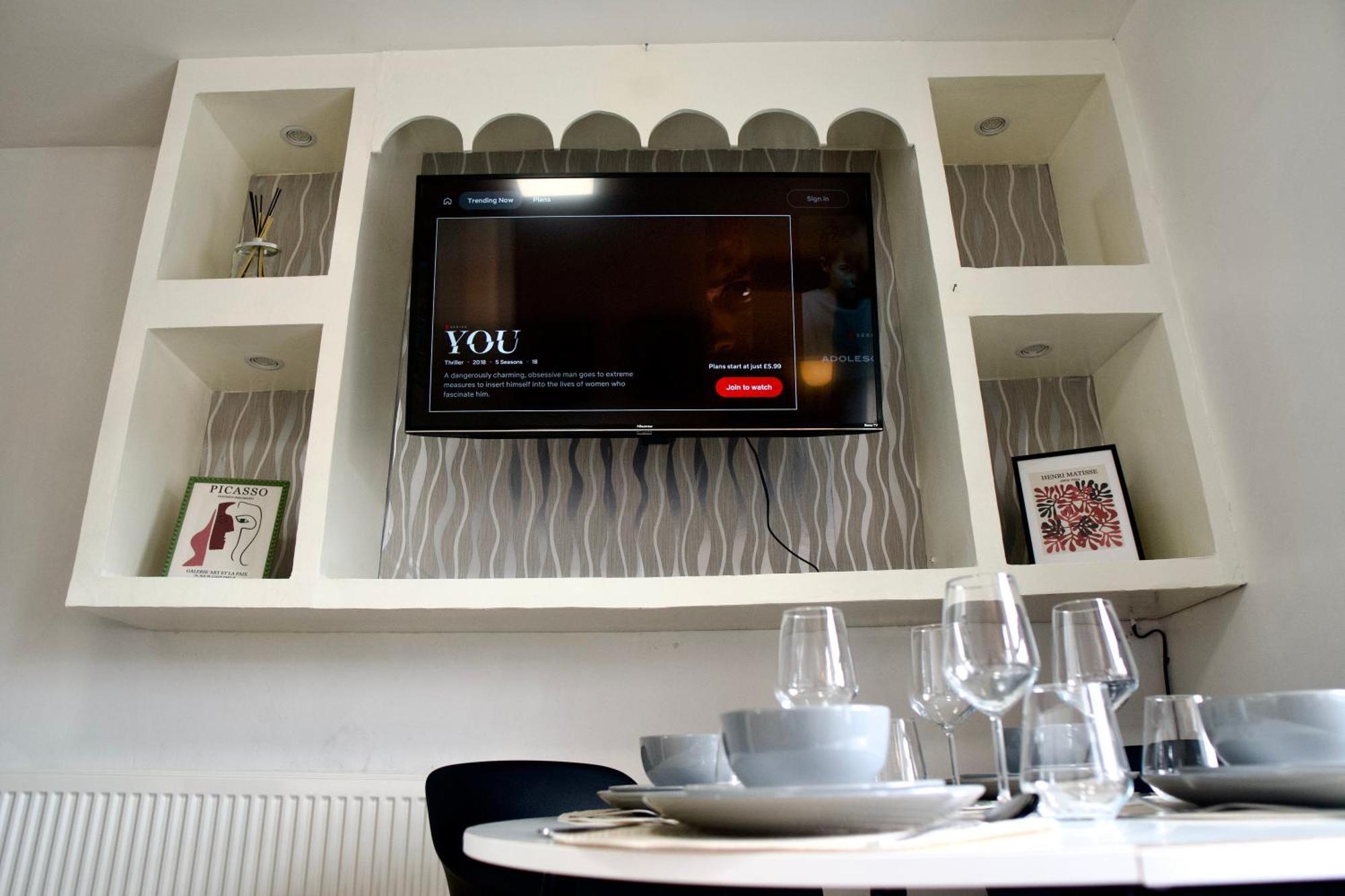 Apartment Stratford Centre, 2 Or 3 Bedroom Apartment, Walk To Westfield, Near Station, Sleeps 6