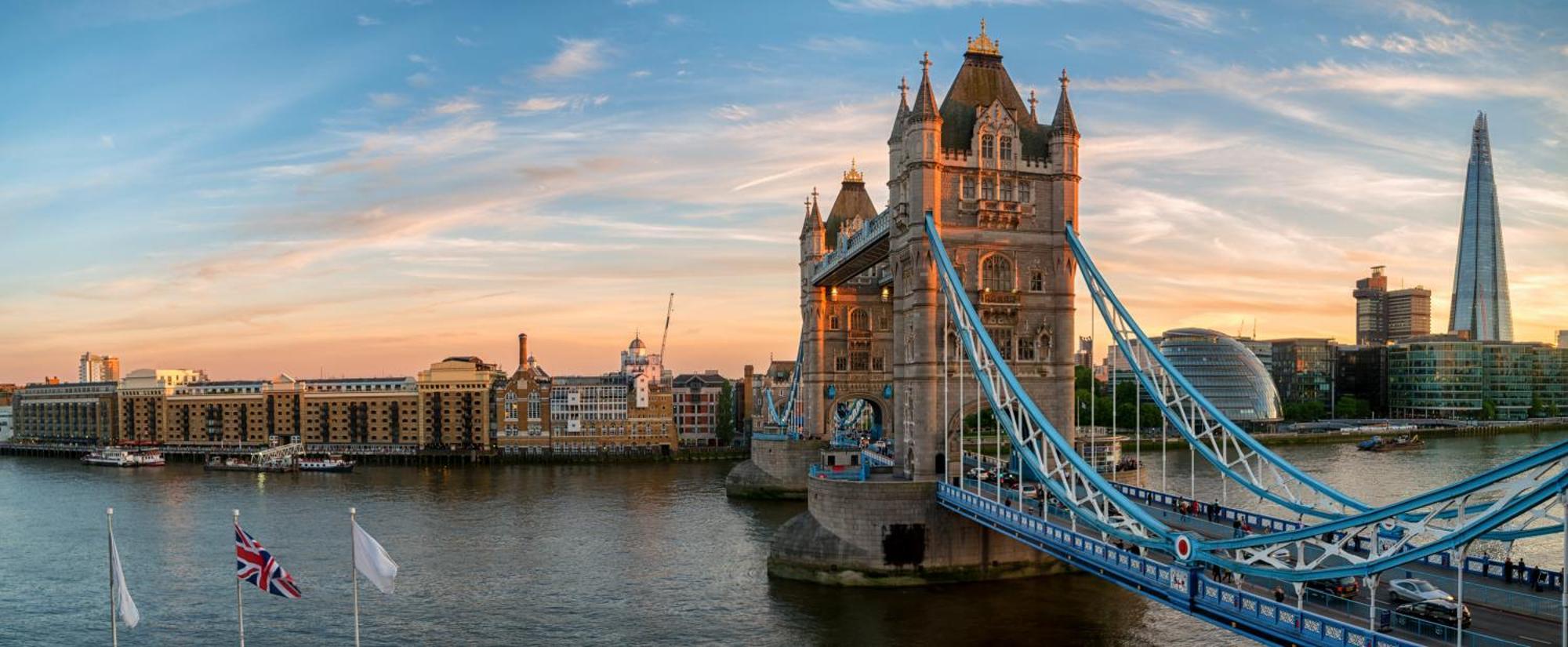 Hotel The Tower Hotel, By Thistle 4*