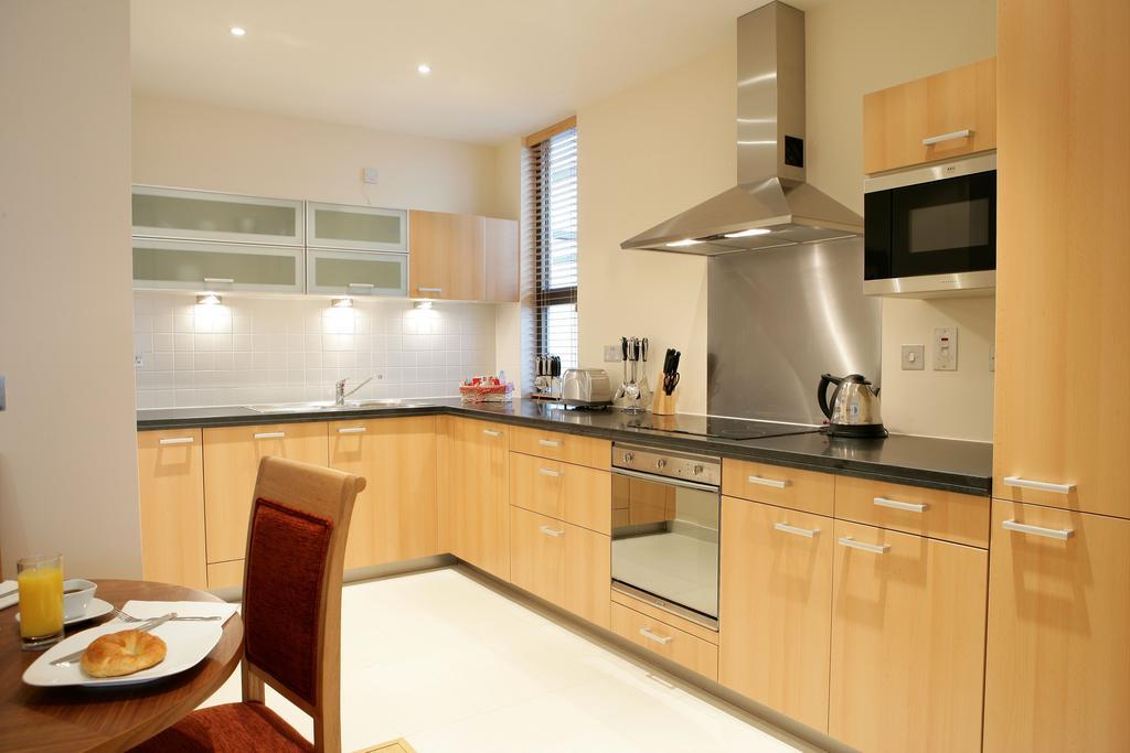 Aparthotel Marlin Stratford 4*