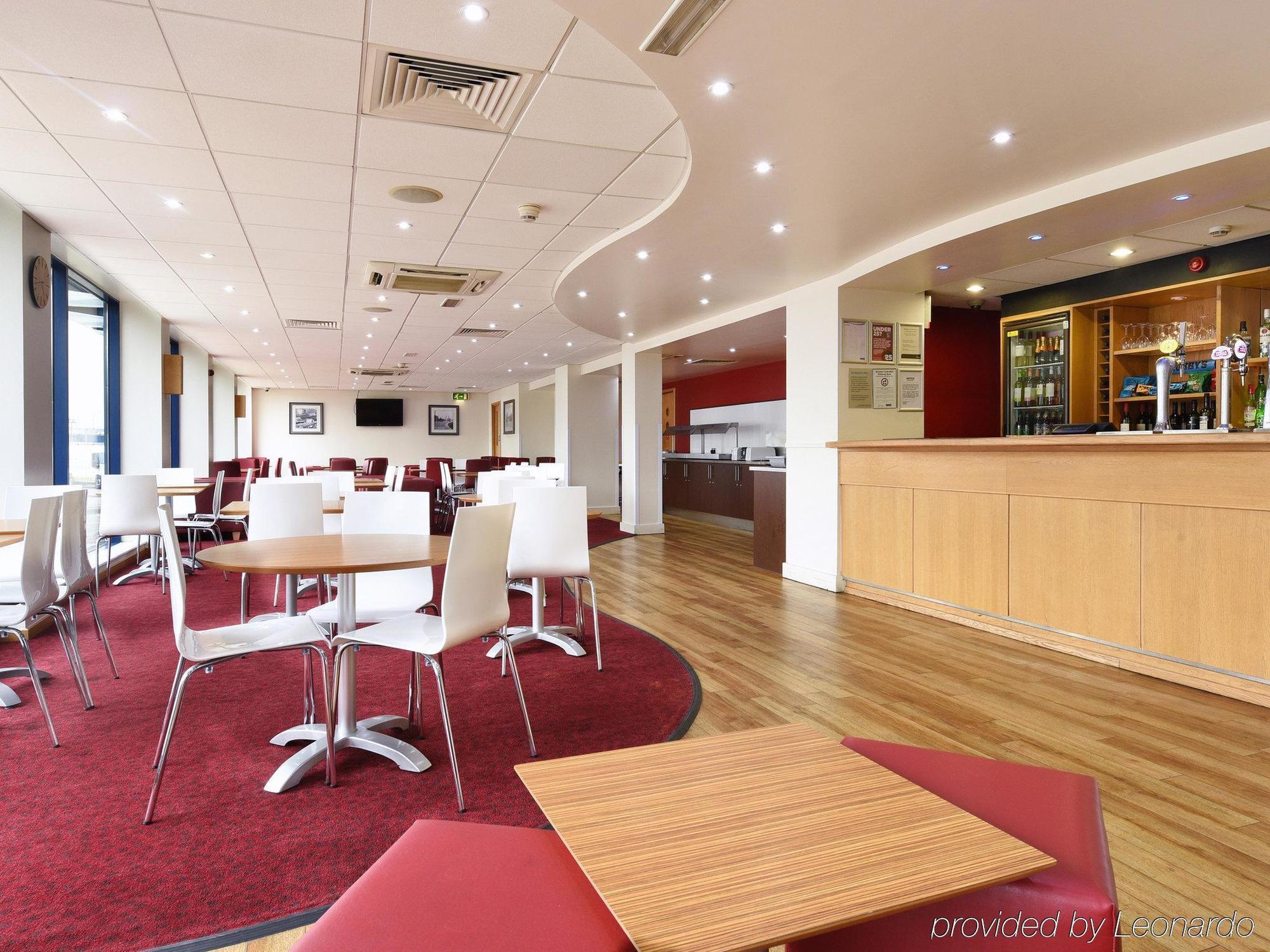 Travelodge City Airport 3* London