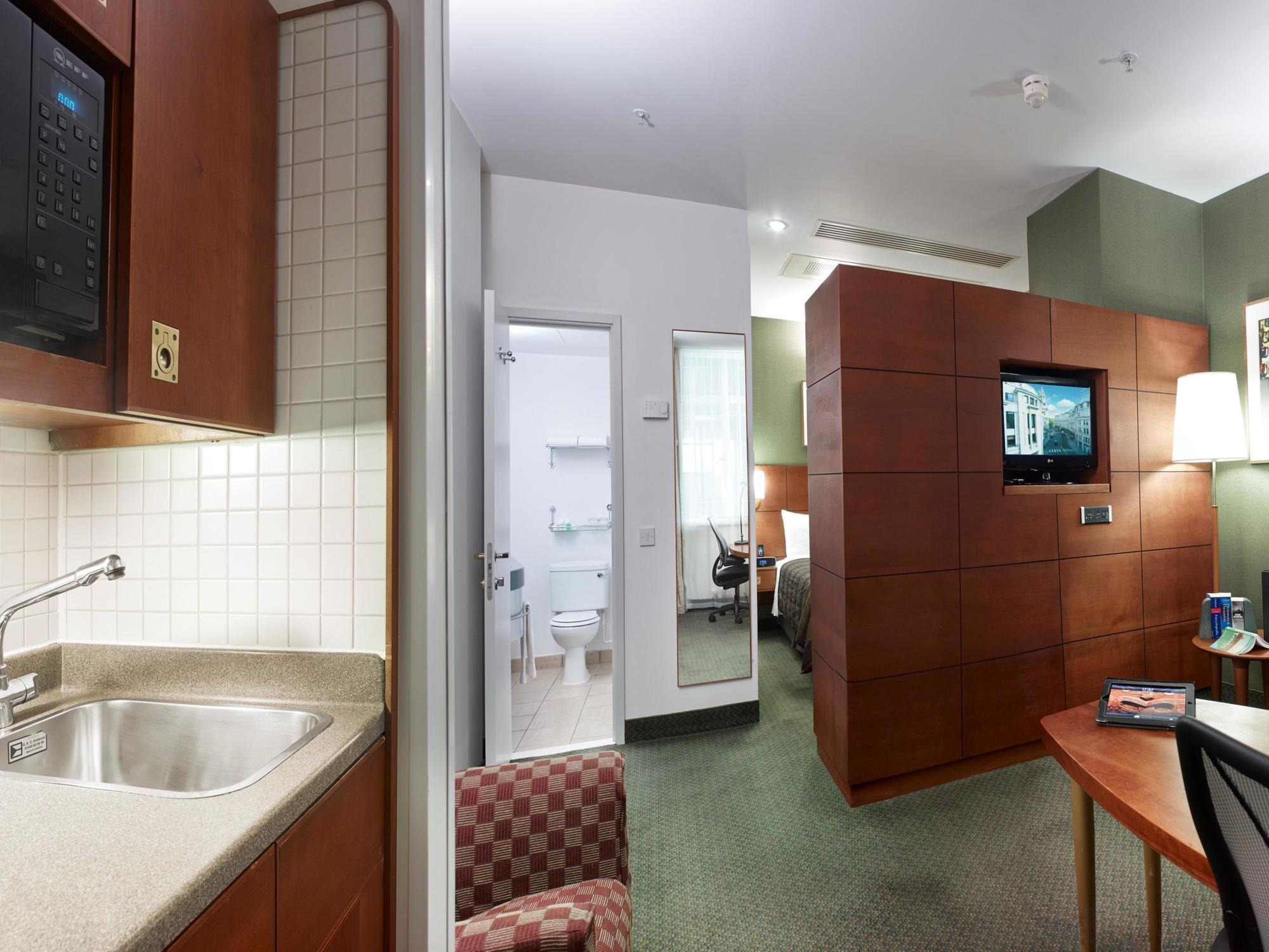 Club Quarters City, Hotell 4*
