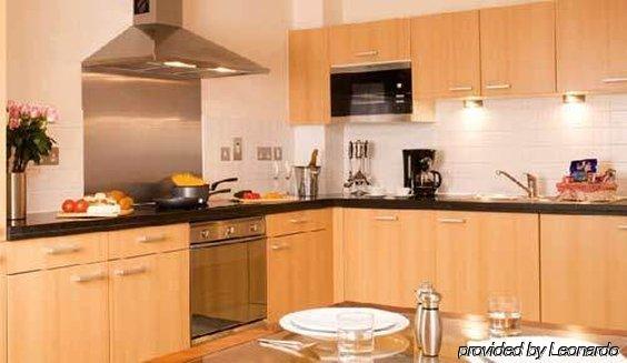 Marlin Stratford Aparthotel 4*