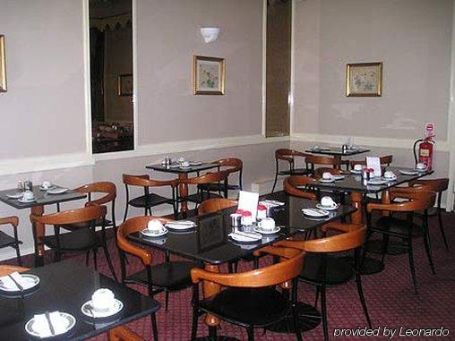 Rose Court Hotel 3*