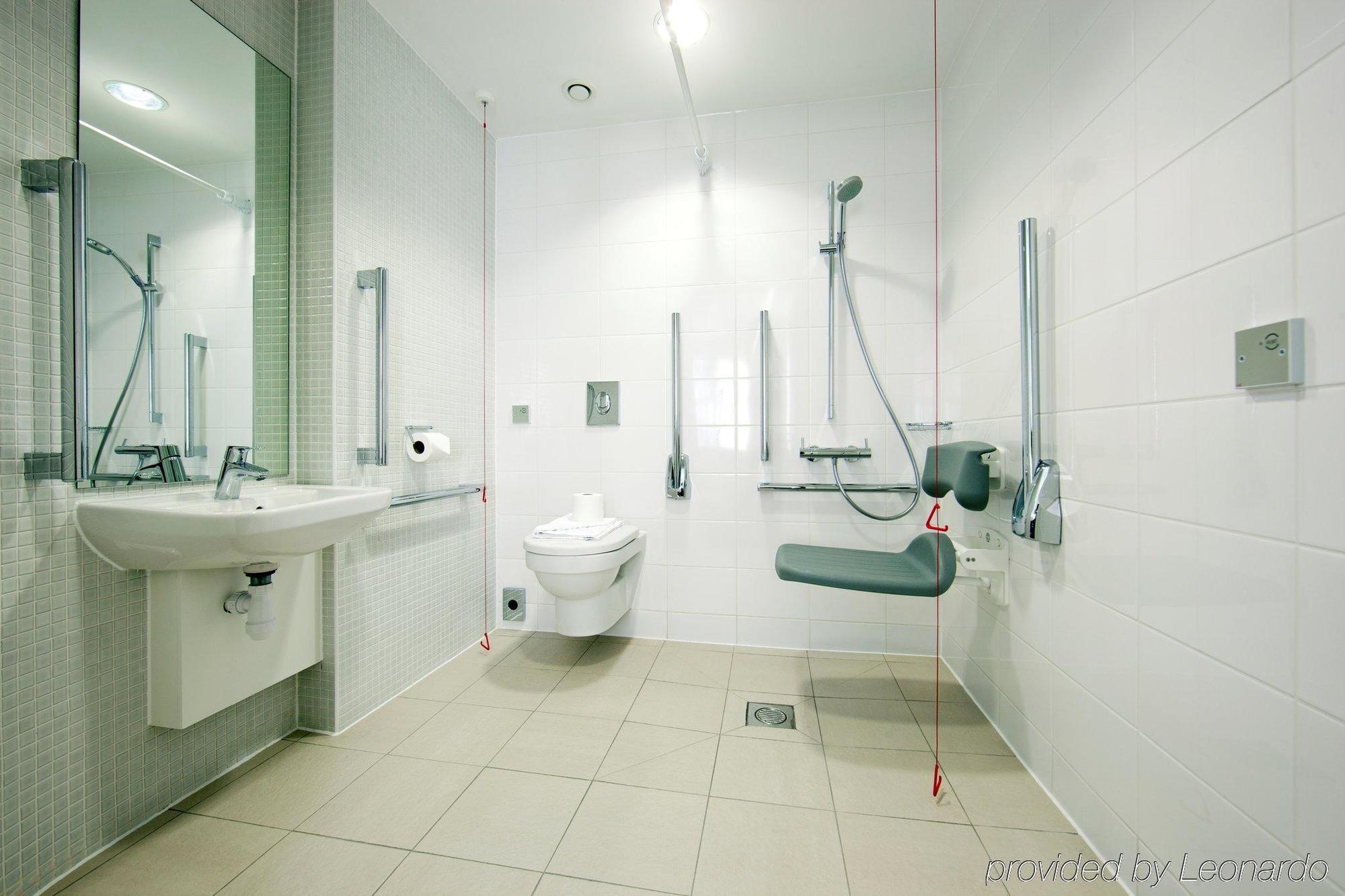 Aldgate Flats Apartment London