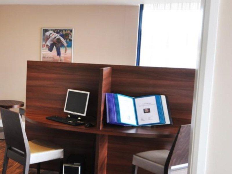 Hotell Express Royal Docks By Ihg 3*