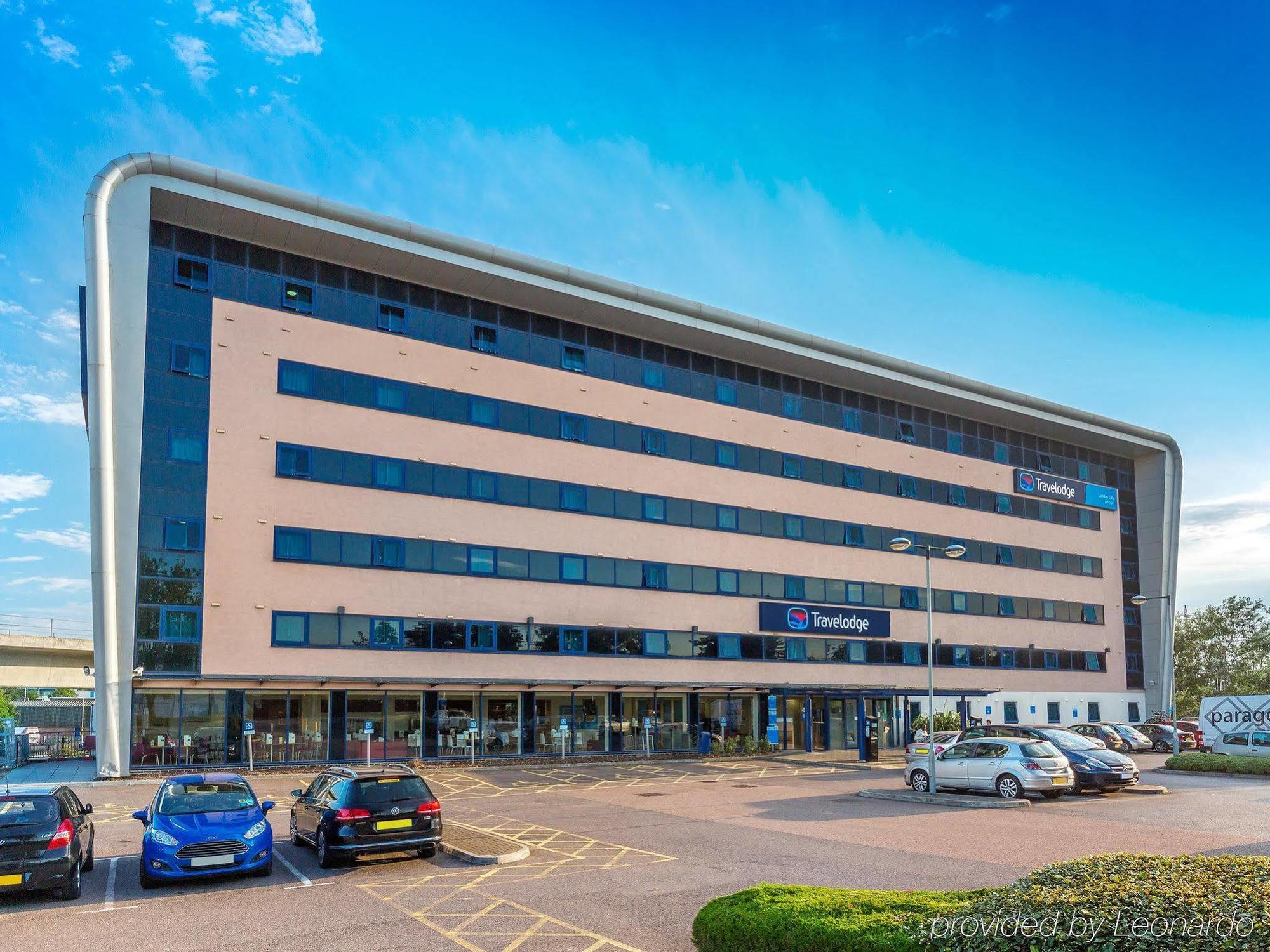 Travelodge City Airport Hotel 3*