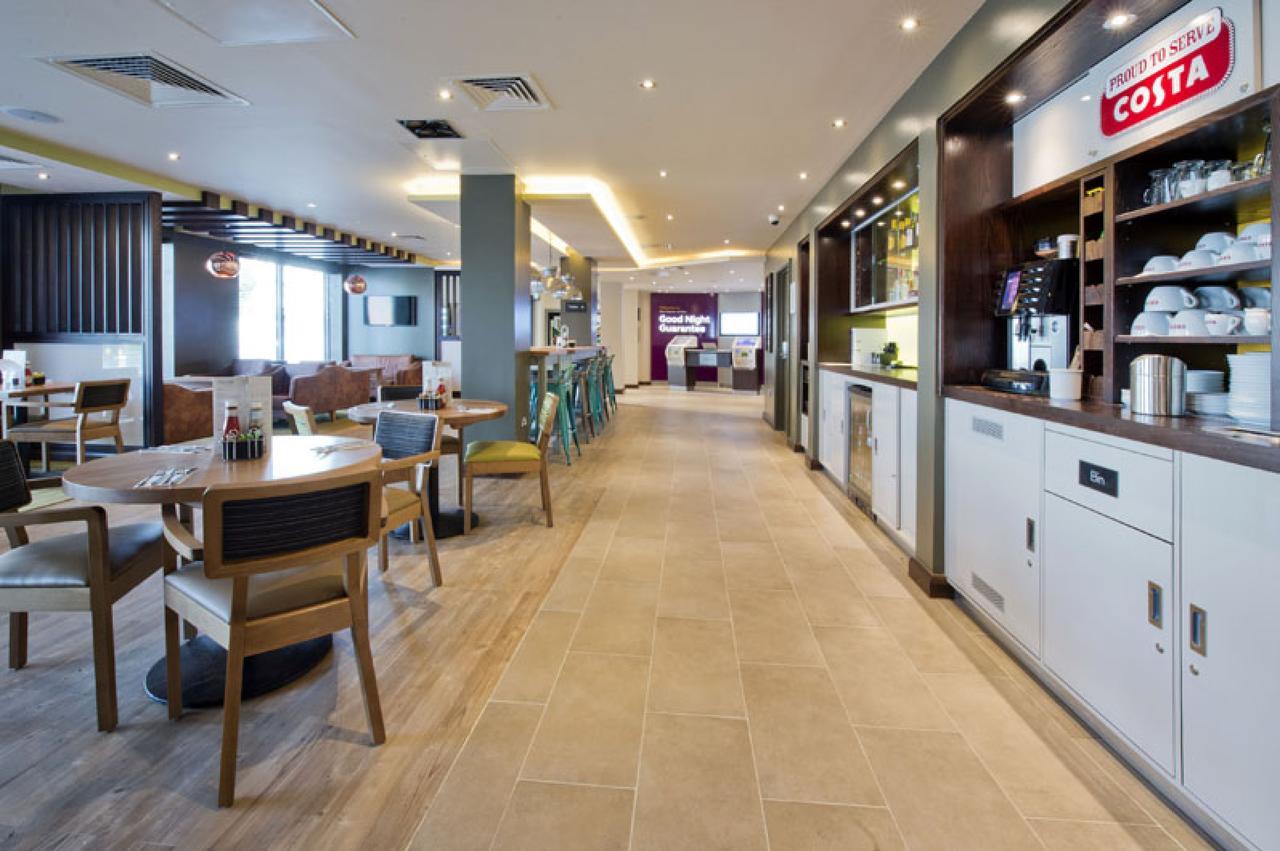 Premier Eltham Hotel