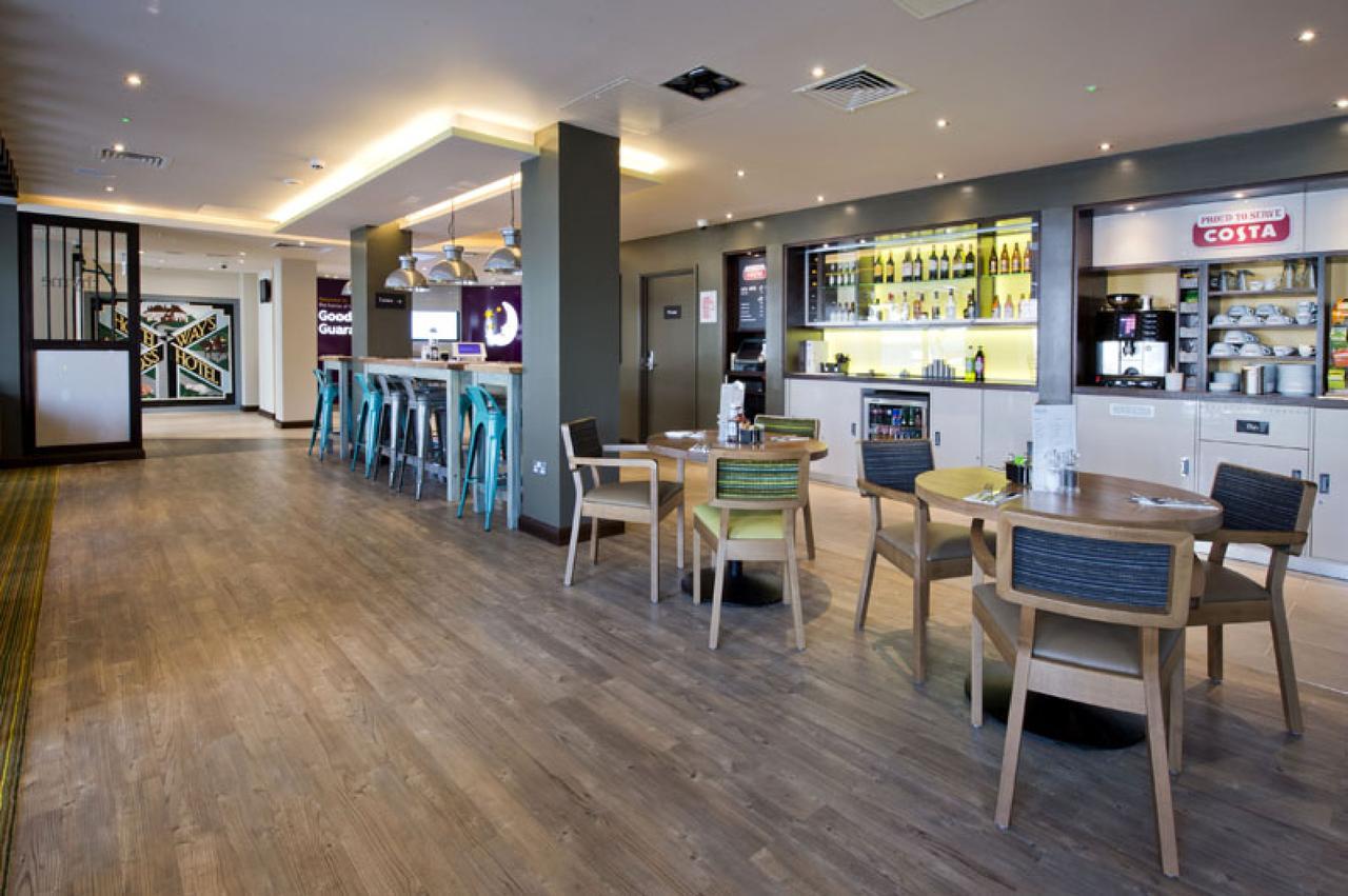 Premier Eltham Hotel 3*