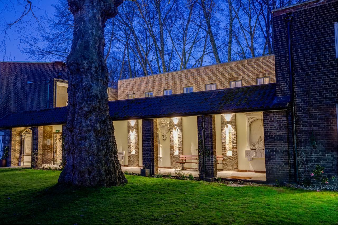 The Royal Foundation Of St Katharine 3* Londen