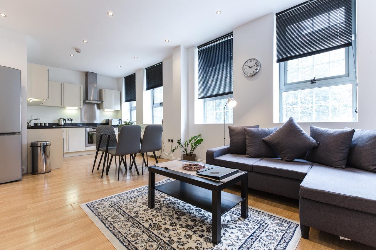 Aldgate Apartment
