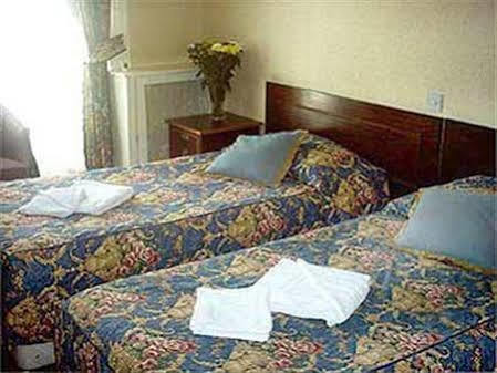 Hotel Rose Court 3*