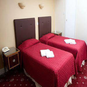 Hotel Rose Court 3*