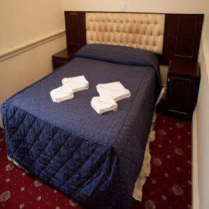 Rose Court 3* London