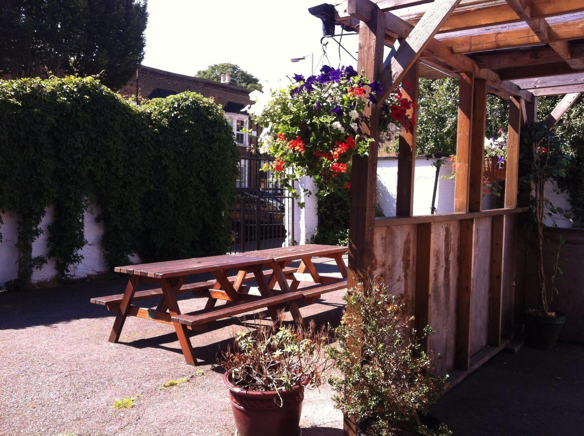 Forest Gate - Free Parking Limited Spaces Vertshus 2*