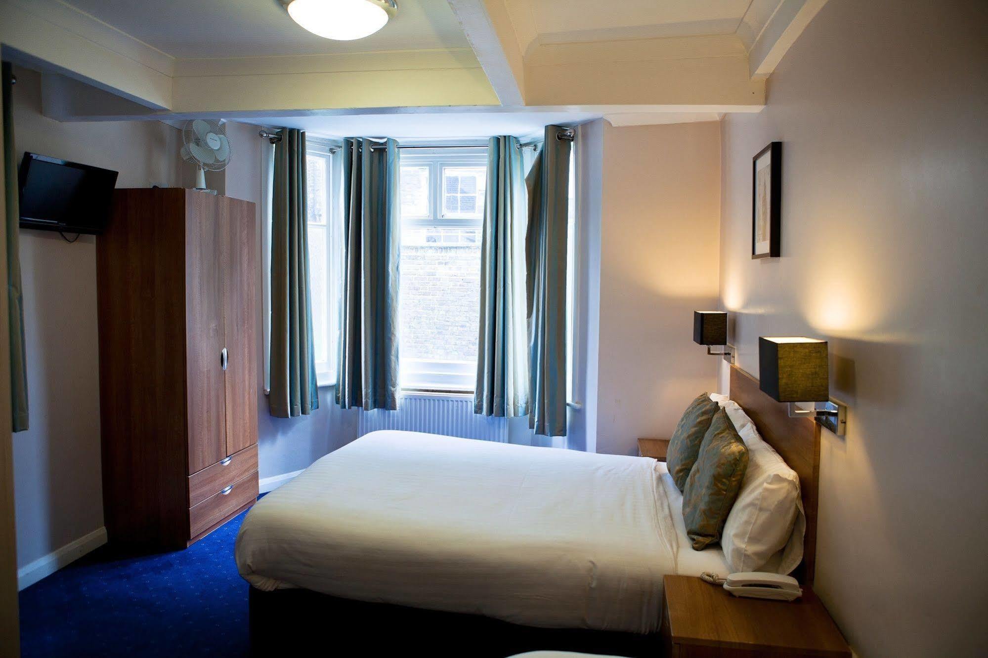 Hotell The Portico