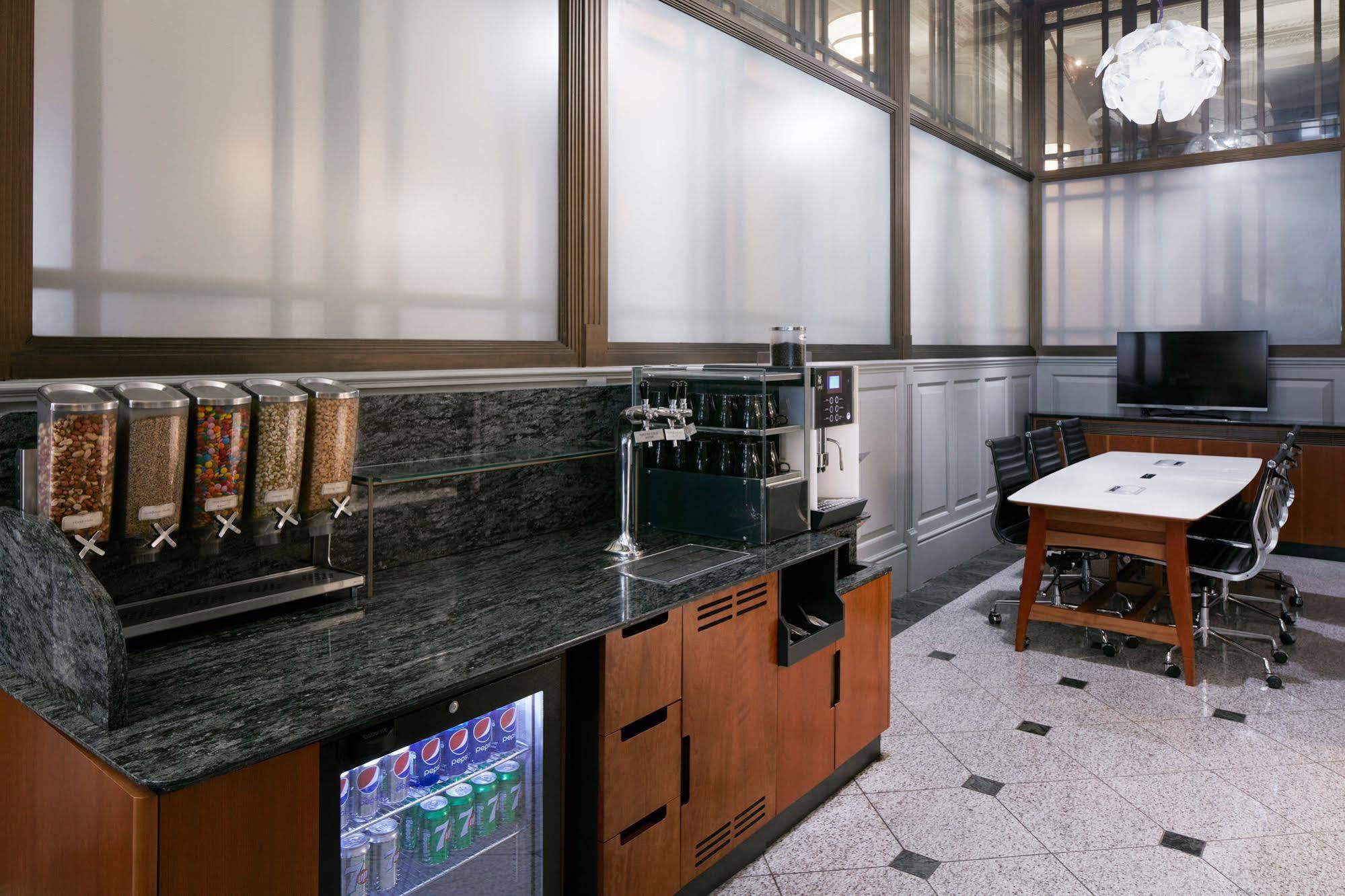 Club Quarters City, Hotell