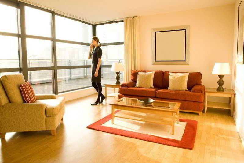 Marlin Stratford Aparthotel 4*