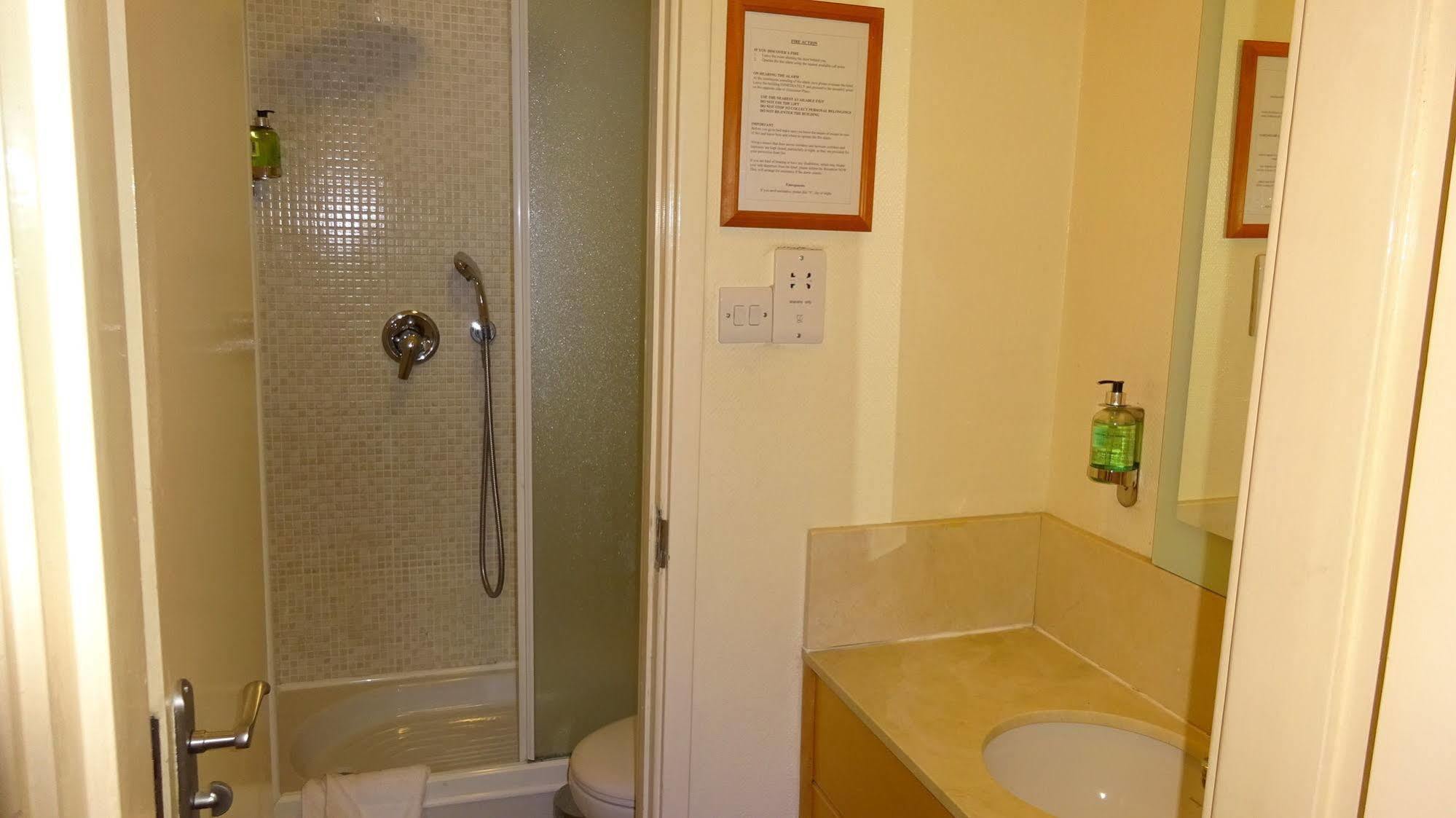 Americana Hotell